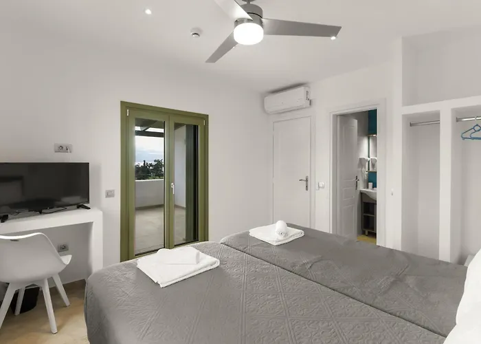 Nostalgia Paros Seaside Ambelász